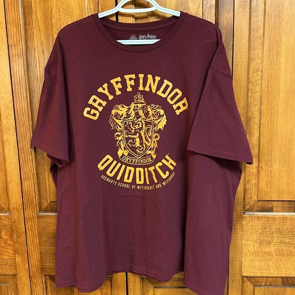 Harry Potter Wizarding World Gryffindor Quidditch Shortsleeved Tee 2XL